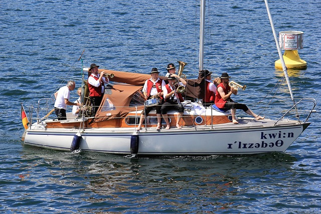 浓墨重彩的 浓墨重彩的